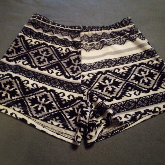 Pants - Black/cream/gray Shorts